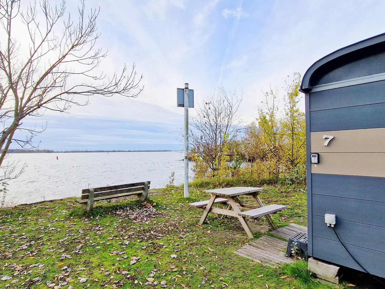 Verblijf 220347 - Vakantiewoning Zuidelijk Flevoland - Tiny Wagon two-person (Nr 7-10),by the water
