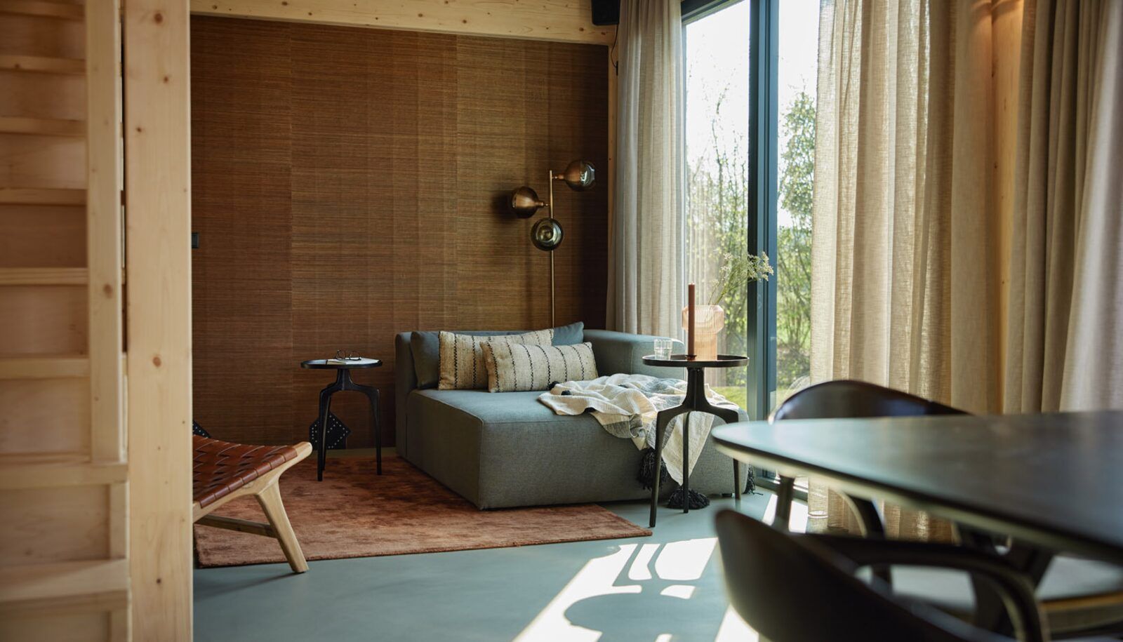 Sonniges Wohnzimmer von Unbrick One, Ferienhaus in Appelscha, Friesische Waelder.