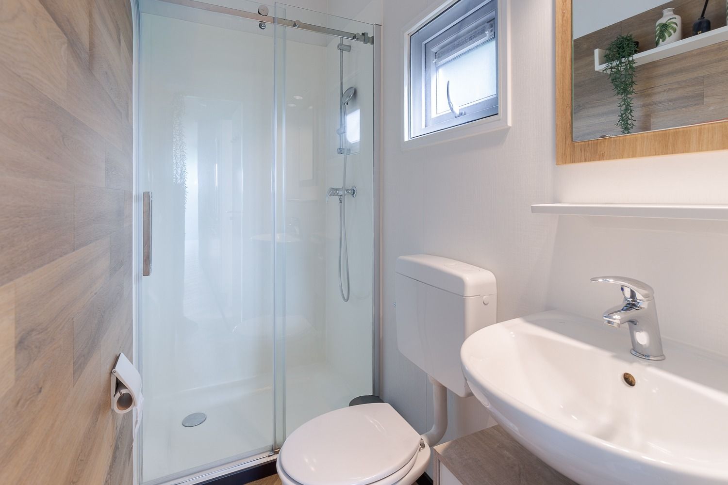 Guest house 231236 - Chalet Friese bossen - Chalet in Oosterwolde