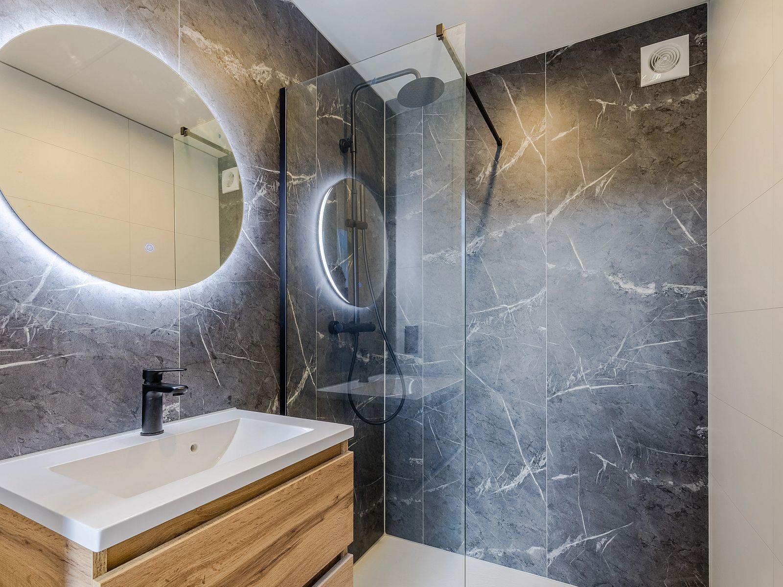 Verblijf 260139 - Bungalow Het Friese platteland - 4-persoons wellness lodge | 4B3