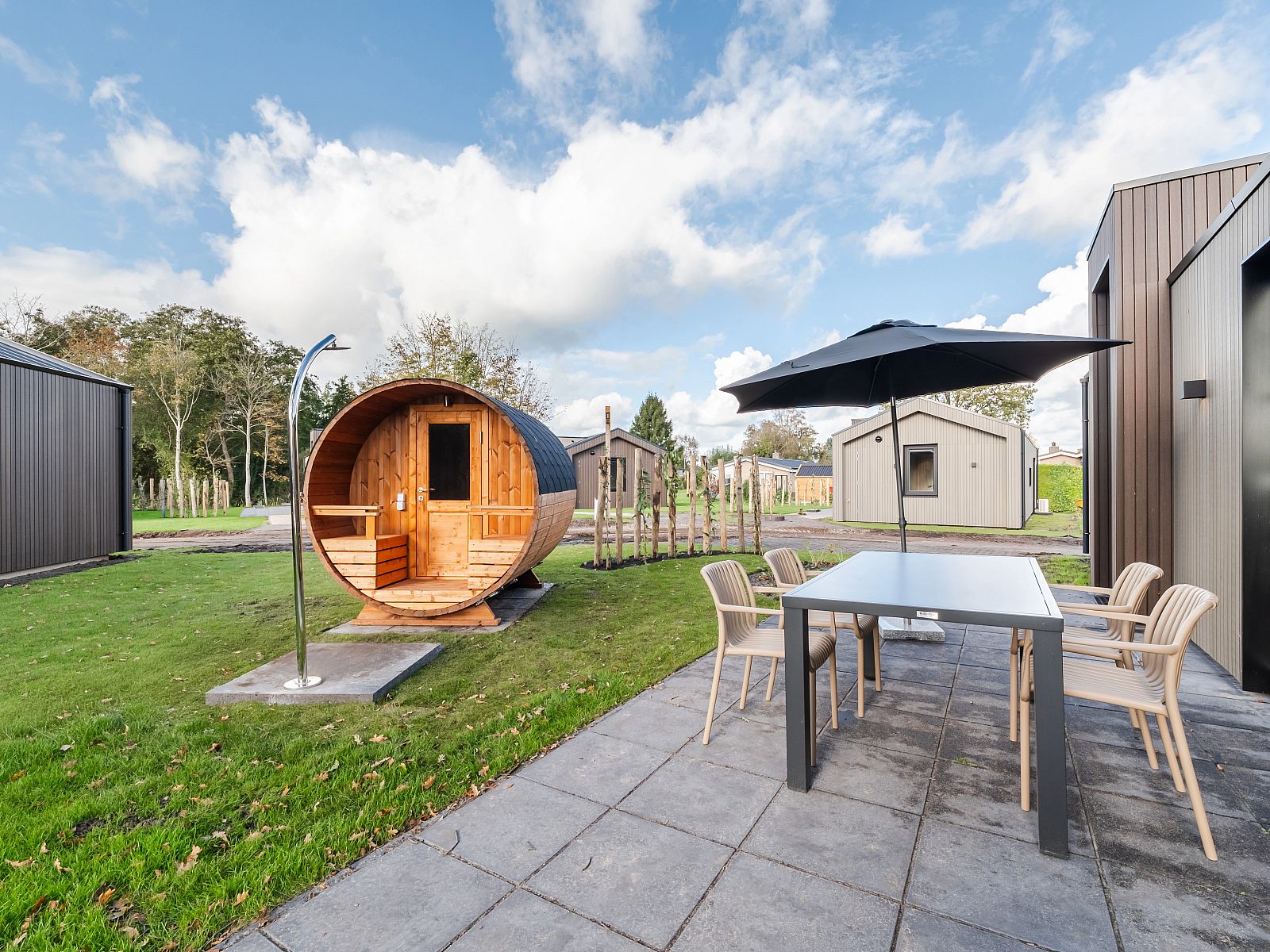 Verblijf 260139 - Bungalow Het Friese platteland - 4-persoons wellness lodge | 4B3