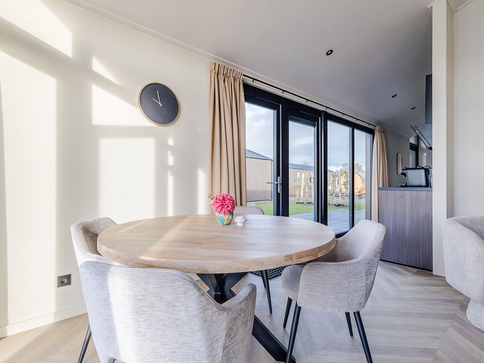 Guest house 260146 - Bungalow Het Friese platteland - 4-persoons wellness lodge | 4B4