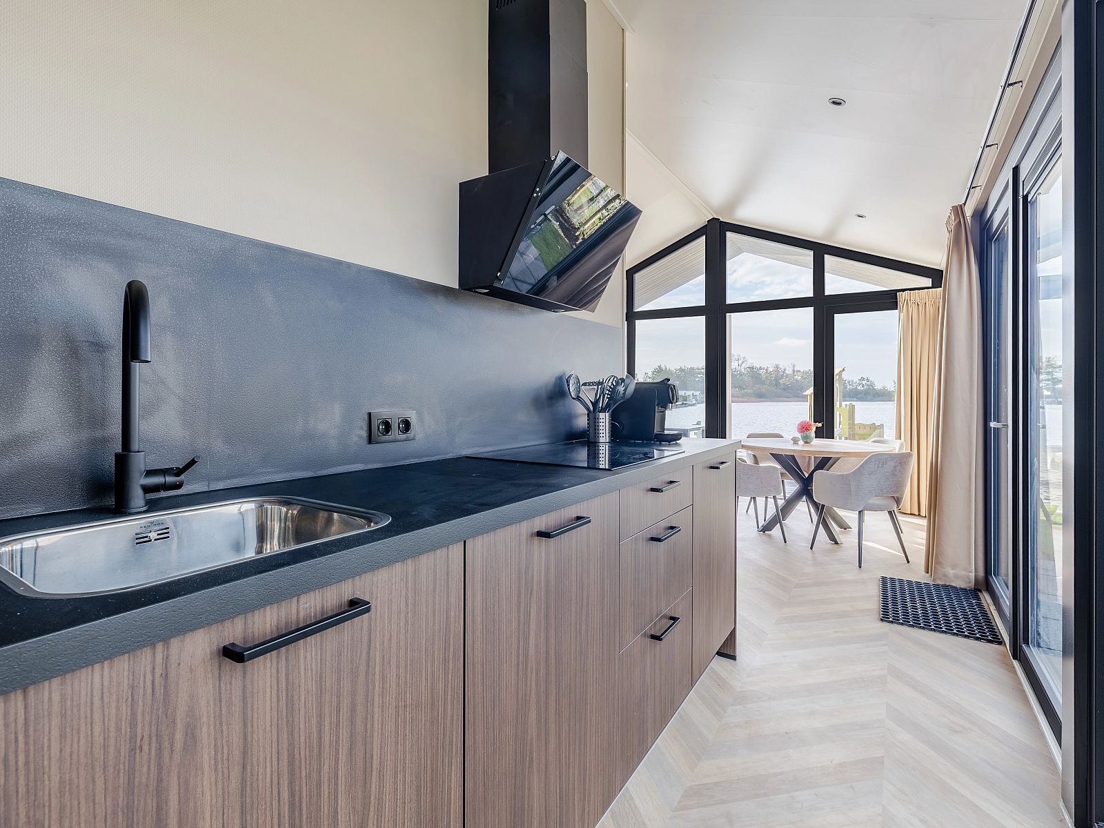 Guest house 260146 - Bungalow Het Friese platteland - 4-persoons wellness lodge | 4B4