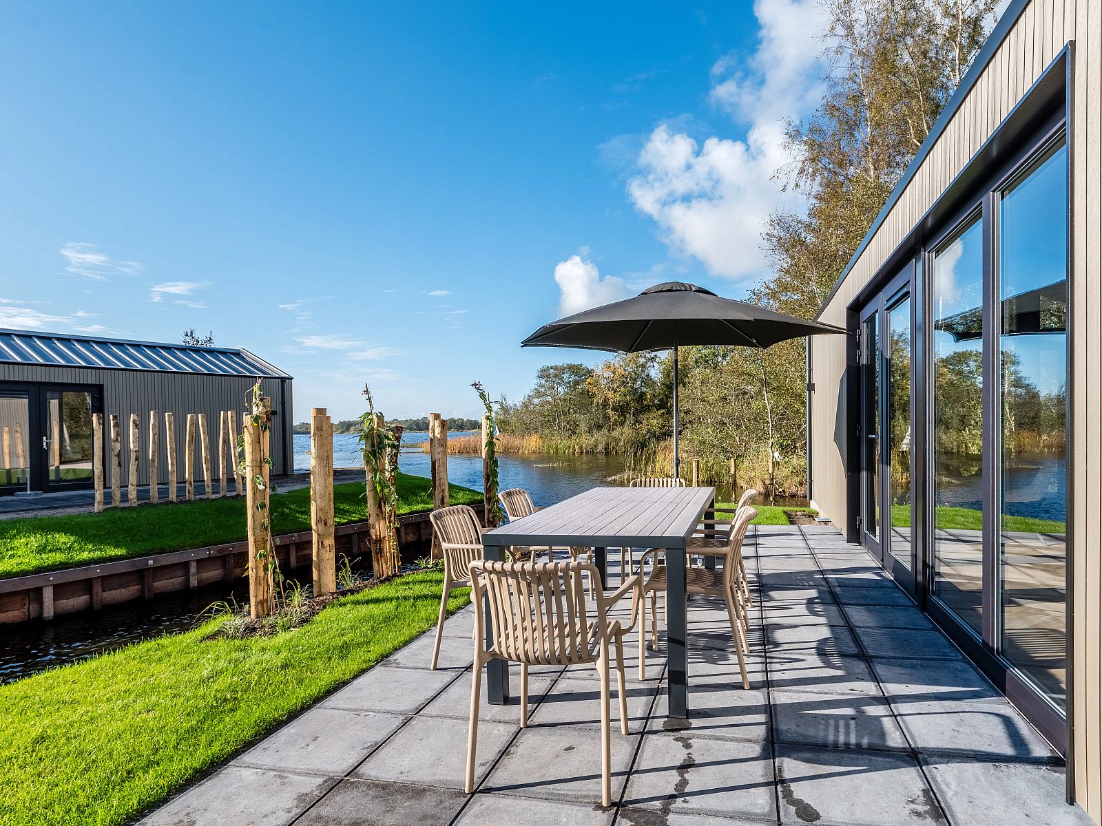 Guest house 260149 - Bungalow Het Friese platteland - 4-6 persoons lodge - Extra toegankelijk | 4-6BT