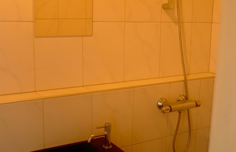Douche in Vakantiehuis in Moddergat, Het Friese platteland, Friesland.