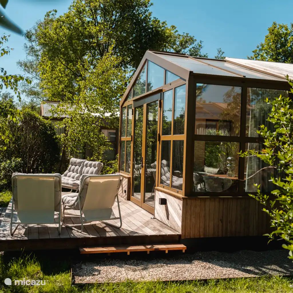 Guest house 260518 - Holiday property Het Friese platteland - Large Greenhouse