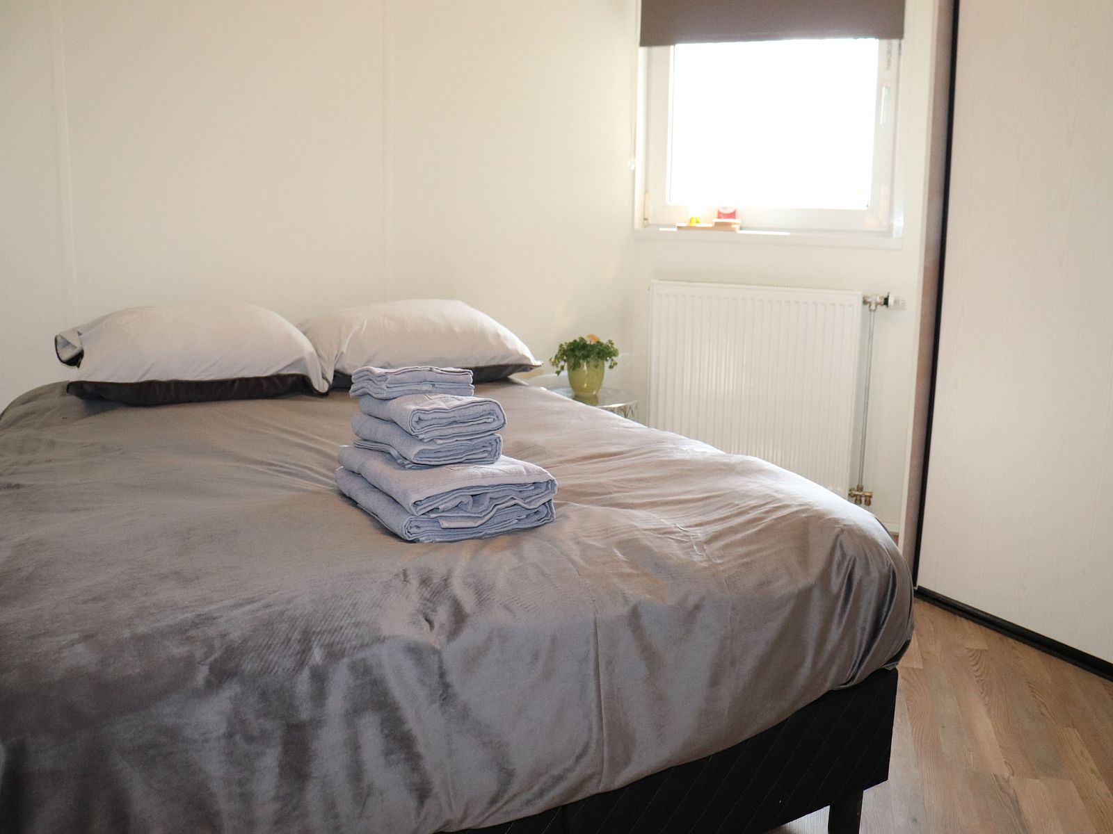Guest house 2613609 - Chalet Het Friese platteland - Knus chalet in Friesland met hottub