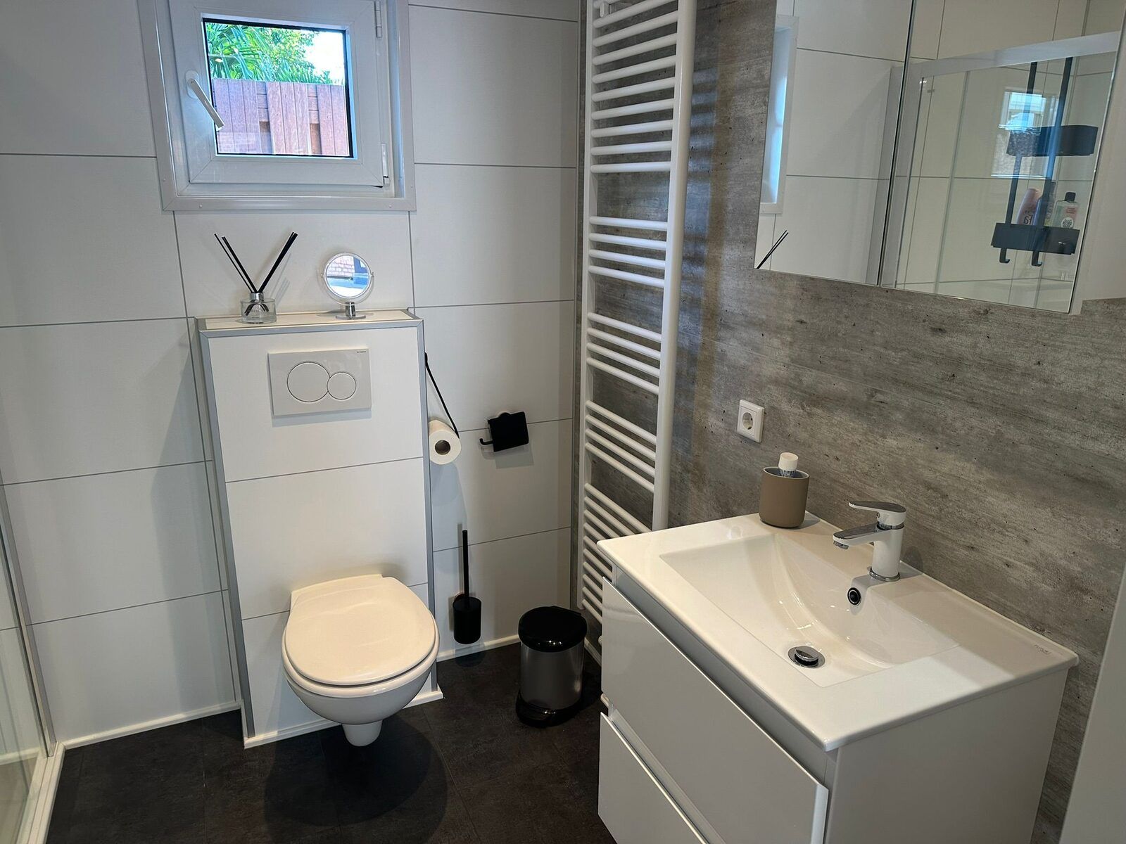 Verblijf 280113 - Vakantiewoning Rivierengebied - Brick Lodge met hottub | 6 personen