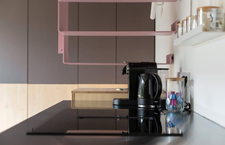 Kaffee-Ecke in der Kueche von Huisje in Arnheim, Ferienhaus.