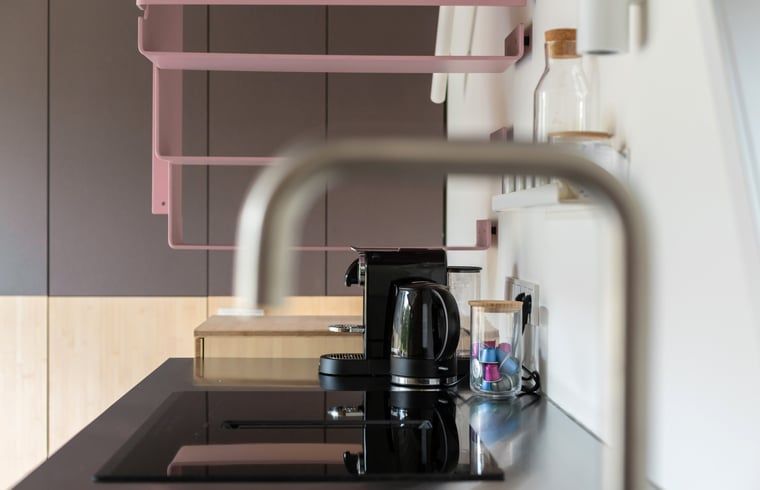 Kueche mit modernen Geraeten in Cottage in Arnhem, Ferienhaus.