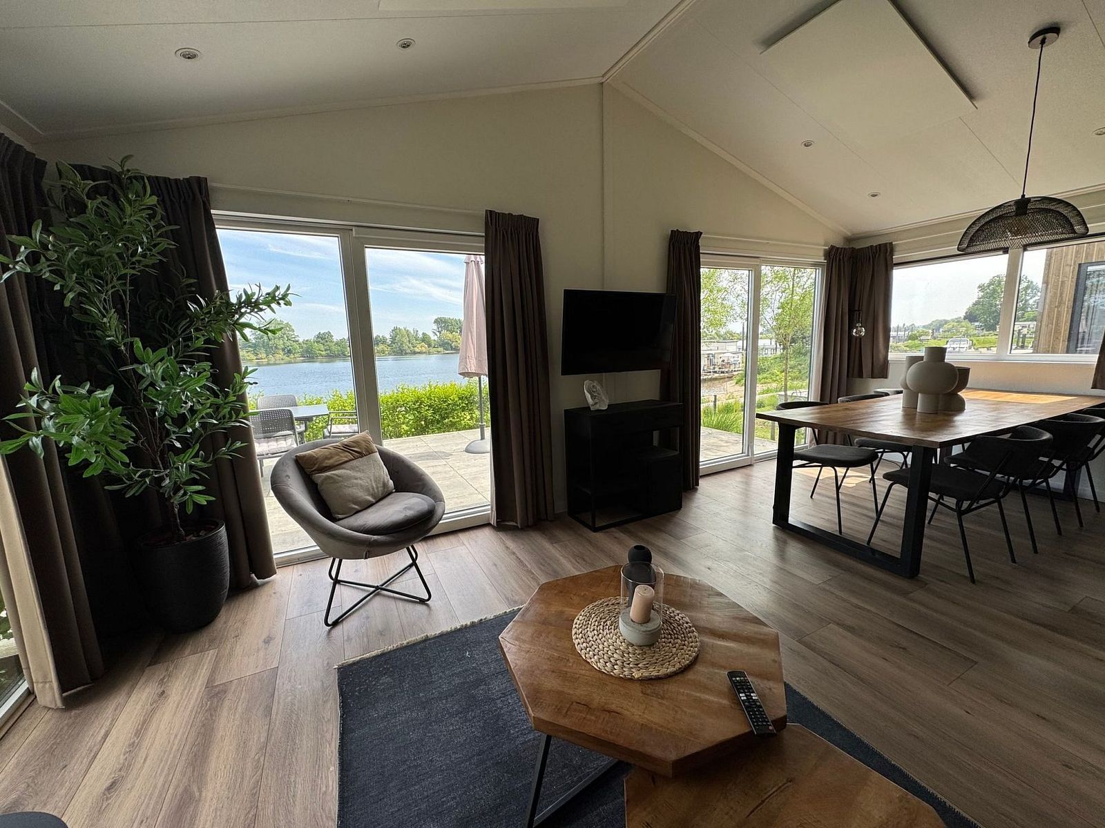 Verblijf 281425 - Vakantiewoning Rivierengebied - Vakantiehuis Aan de Maas - Gelderse Lande Waterzicht | 6p