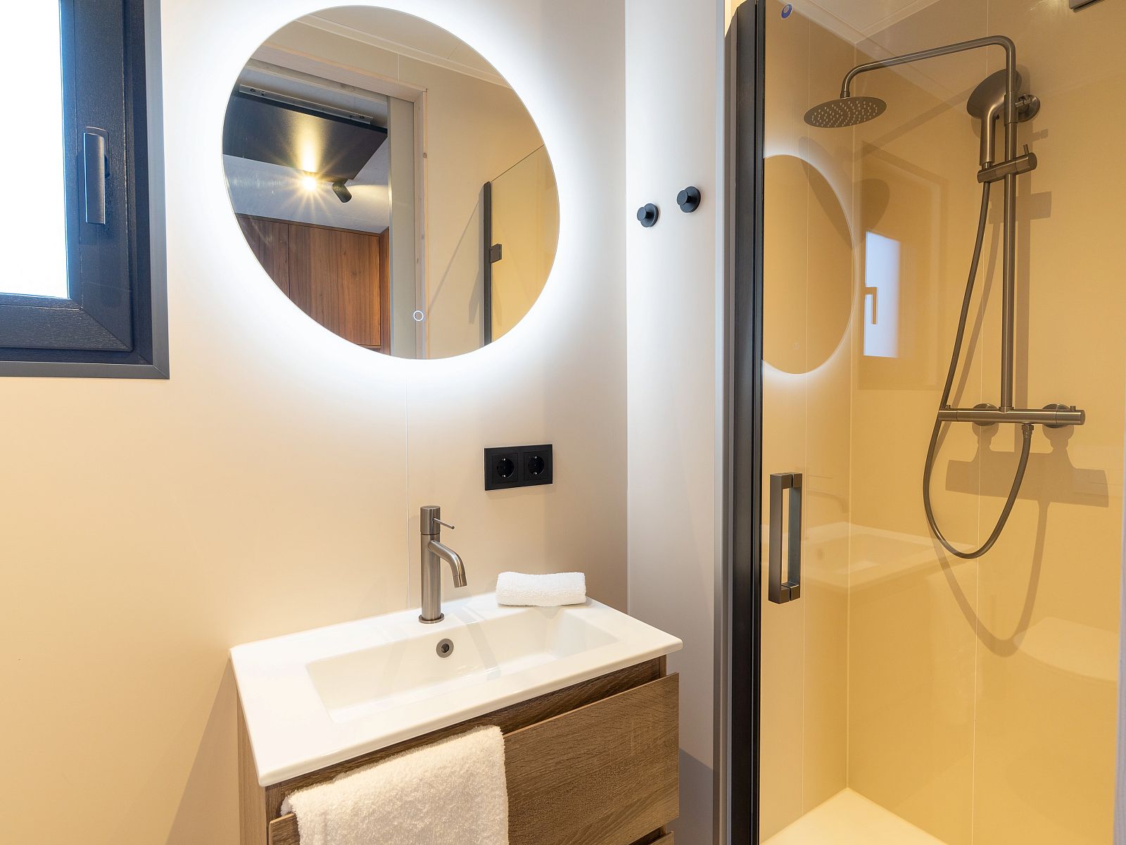 Verblijf 284439 - Bungalow Rivierengebied - 4-persoons Hottub Lodge | 4B4