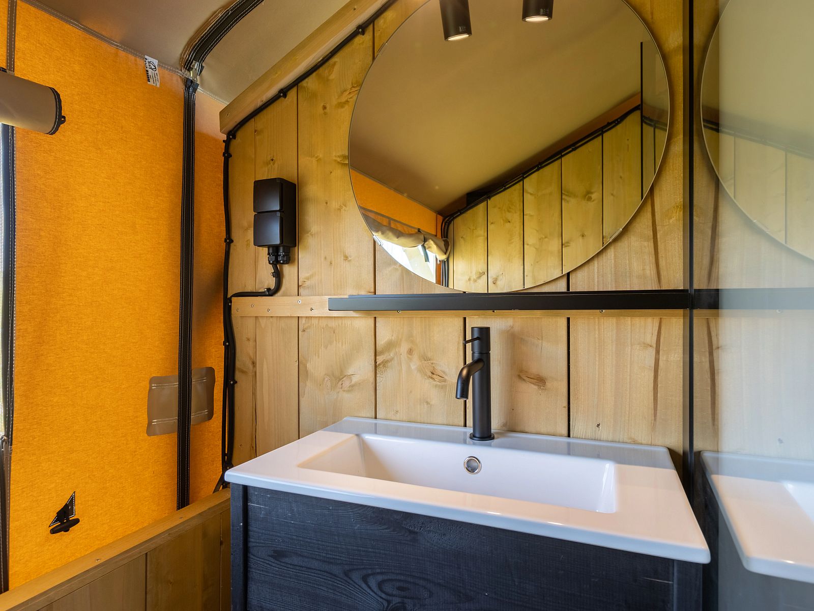 Guest house 284450 - Holiday property Rivierengebied - 4-persoons Glampingtent | 4ST