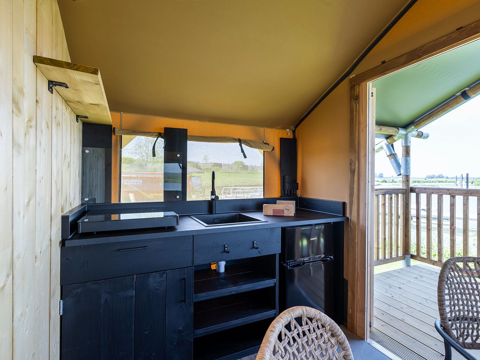 Guest house 284450 - Holiday property Rivierengebied - 4-persoons Glampingtent | 4ST