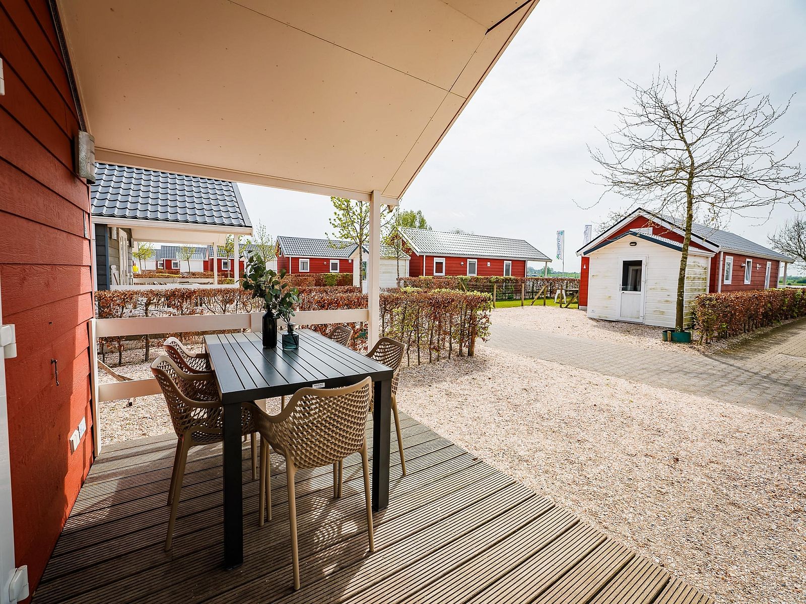 Guest house 285805 - Chalet Rivierengebied - Vakantiepark Eiland van Maurik 2