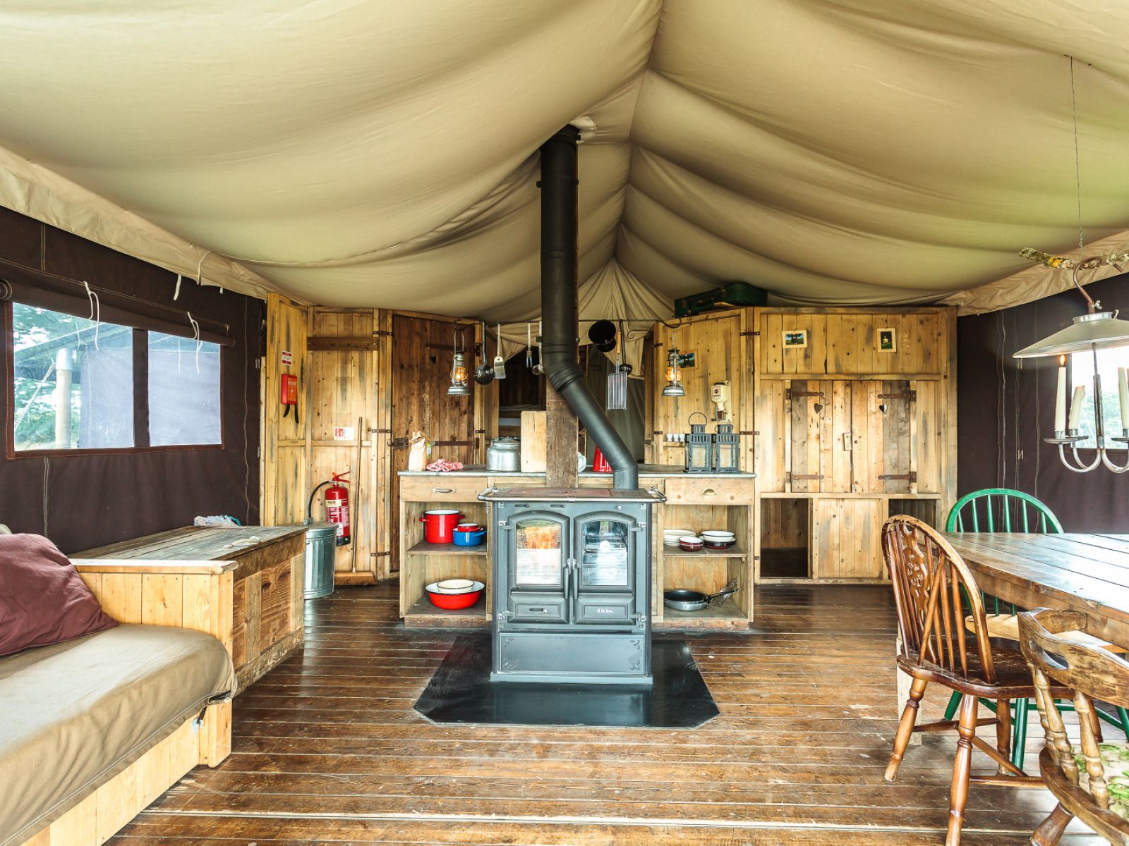 Verblijf 286417 - Tenthuis Rivierengebied - Tenthuisje met warme privédouche in de tent