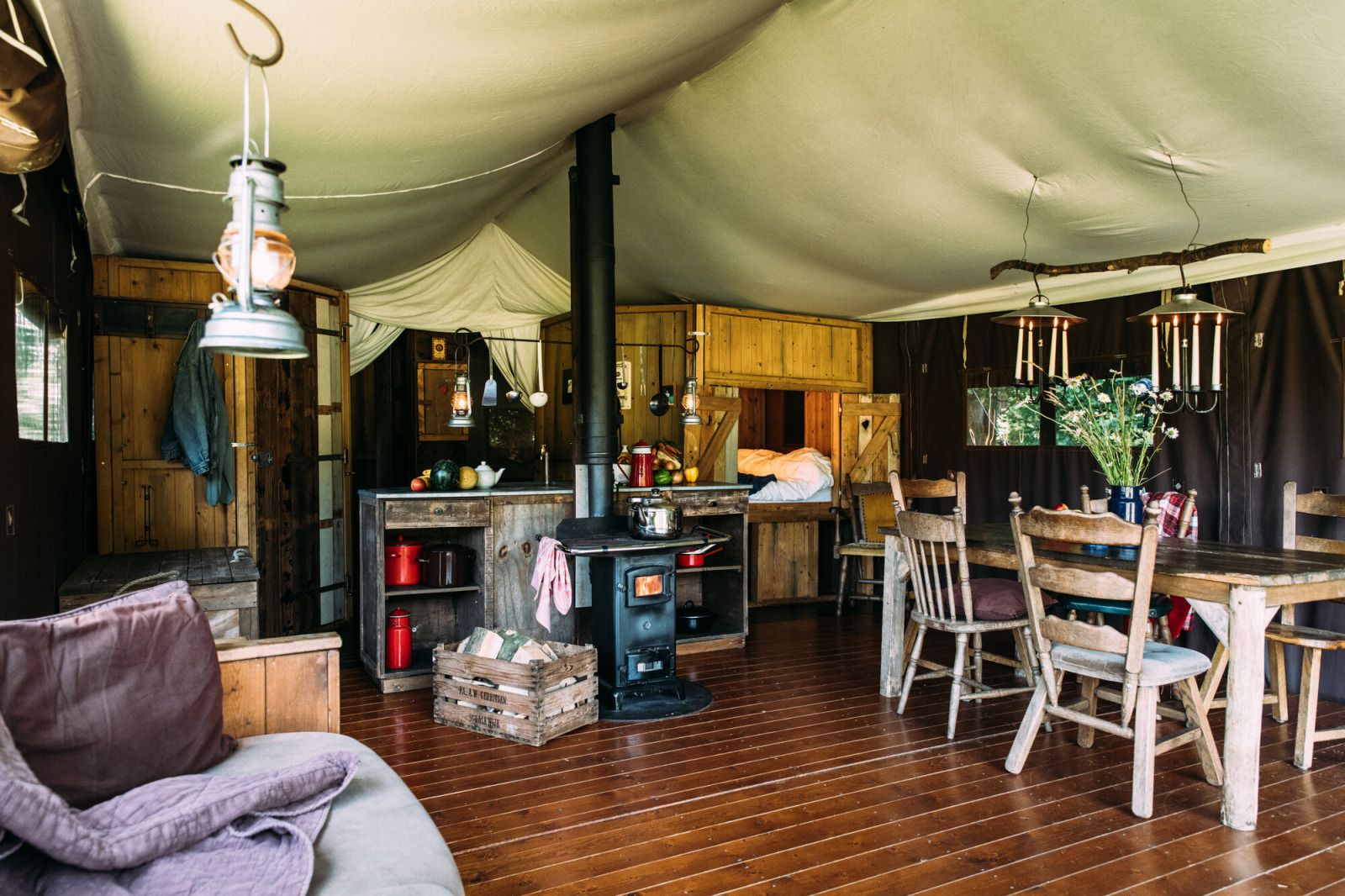 Verblijf 286504 - Tenthuis Rivierengebied - Tenthuisje met warme privédouche naast de tent met Hottub