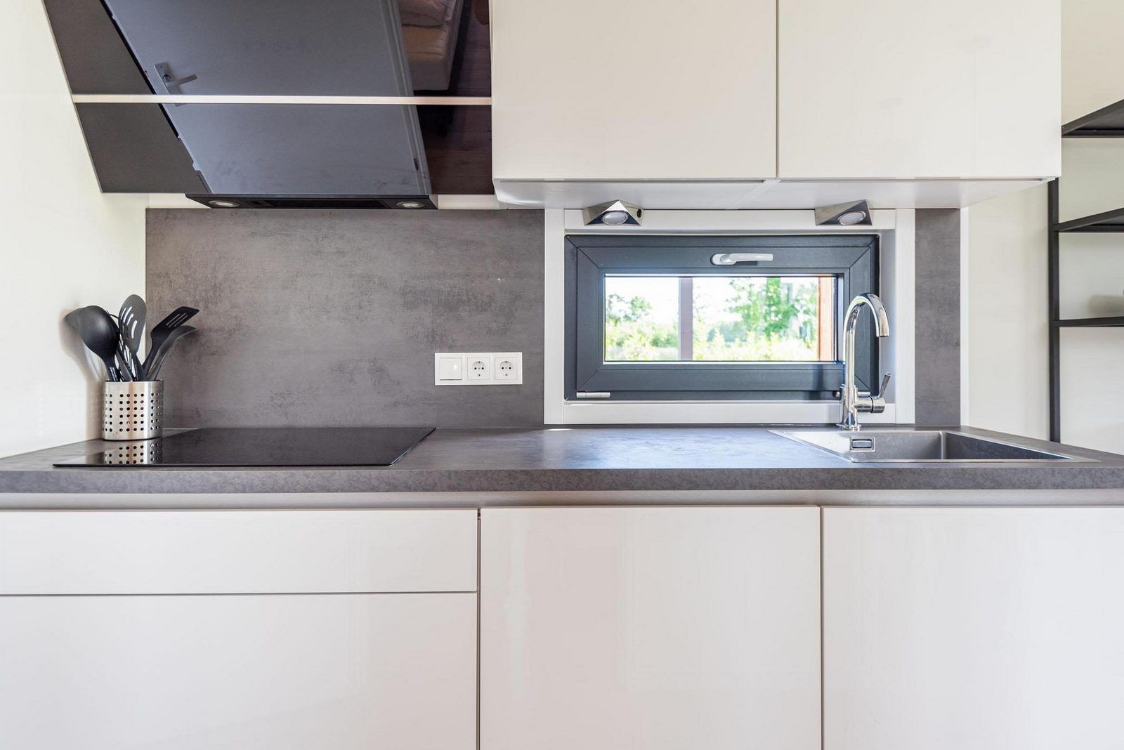 Slaapkamer van Parklodge 6 in Achterhoek: comfortabel vakantiehuis met uitzicht op natuur.