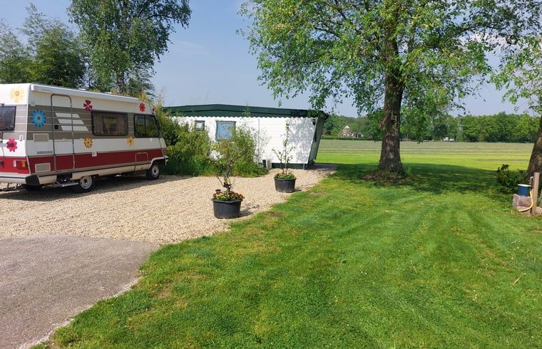 Ferienhaus in Zelhem, ein charmantes Ferienhaus in Achterhoek, Gelderland, mit einem gruenen Garten und laendlicher Umgebung.