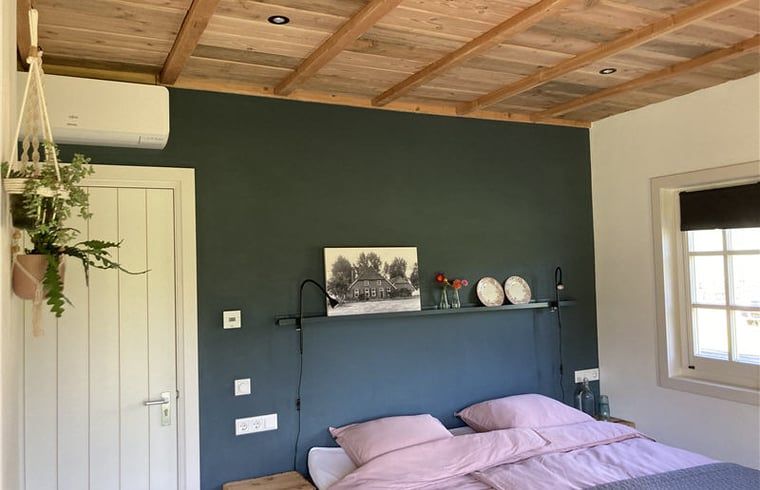 Stylish bedroom in Huisje in Westendorp, bed and breakfast in Westendorp, Achterhoek, with comfortable double bed.