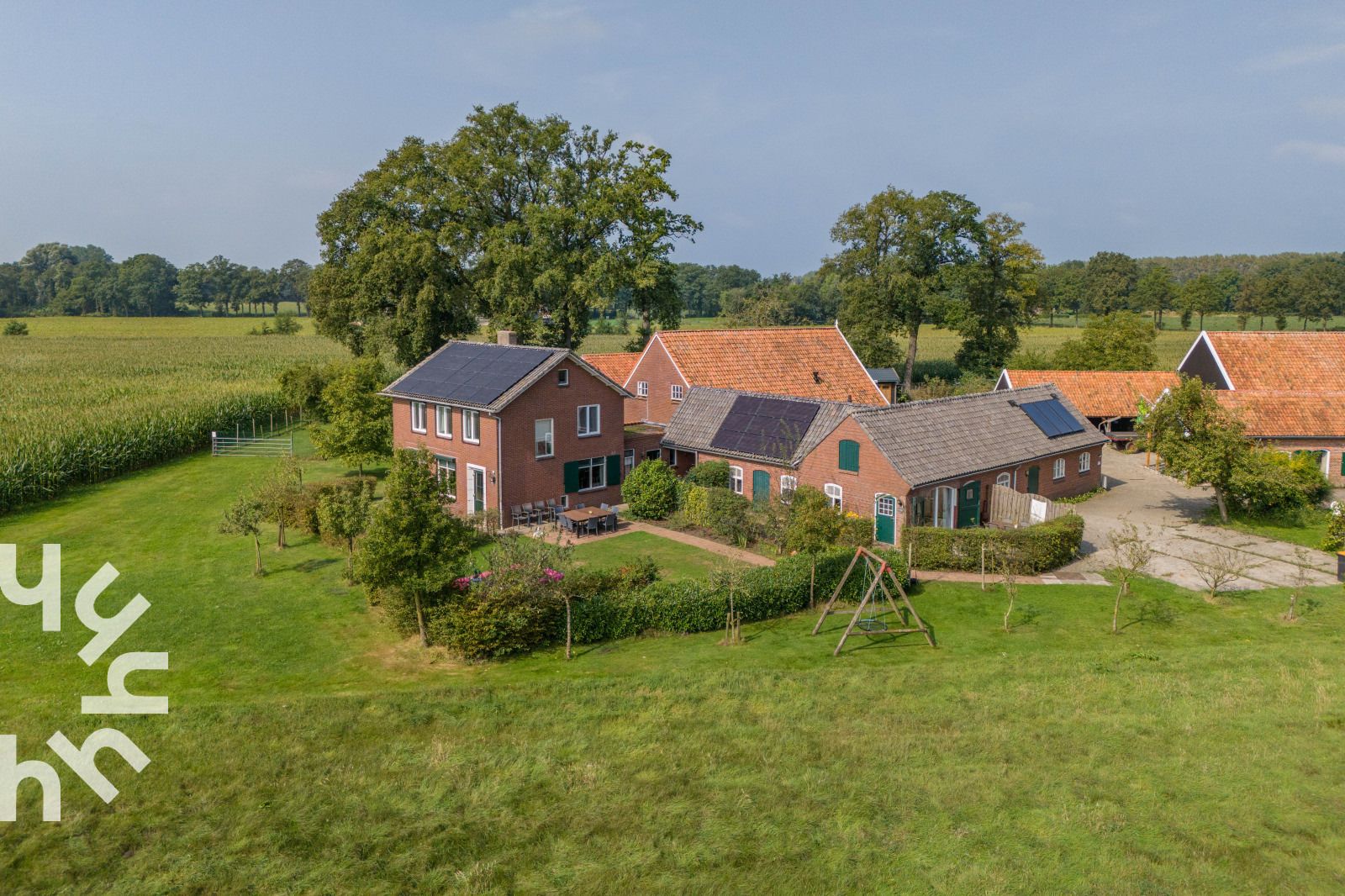 Kippen op de boerderij van DG470 vakantiehuis in Aalten, Achterhoek