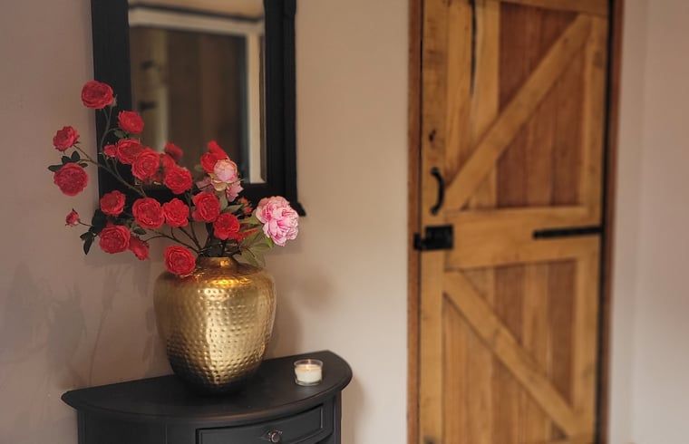 Bequemer Sessel im Ferienhaus in Vragender, Achterhoek, mit stilvoller Einrichtung.