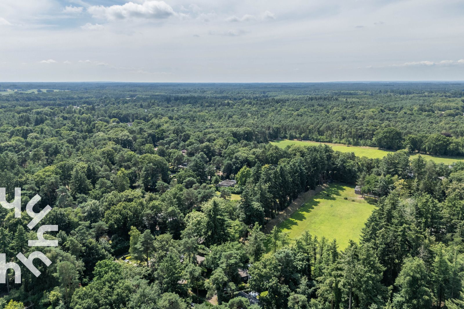 Luchtfoto van DG1545 vakantiewoning in het groene Lochem, Achterhoek, Gelderland.