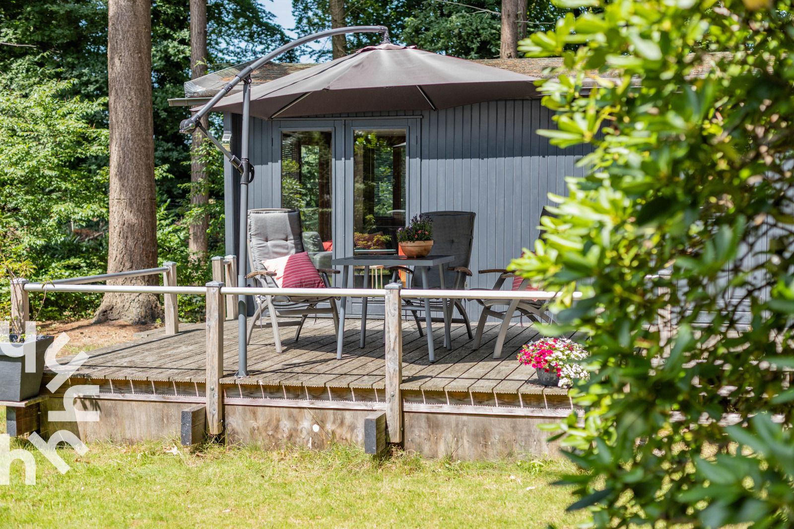 Schaduwrijke hangmatten bij DG1545 vakantiehuis in Lochem, Achterhoek, Gelderland.