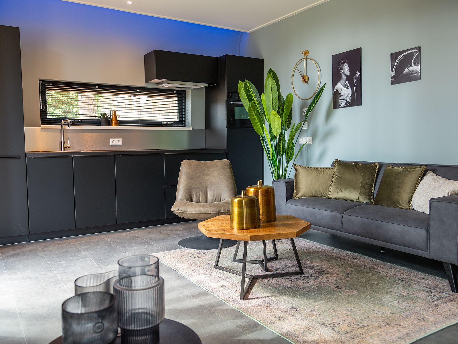 Modern equipped kitchen in Chalet in Lochem, ideal for a vacation in Achterhoek, Gelderland.