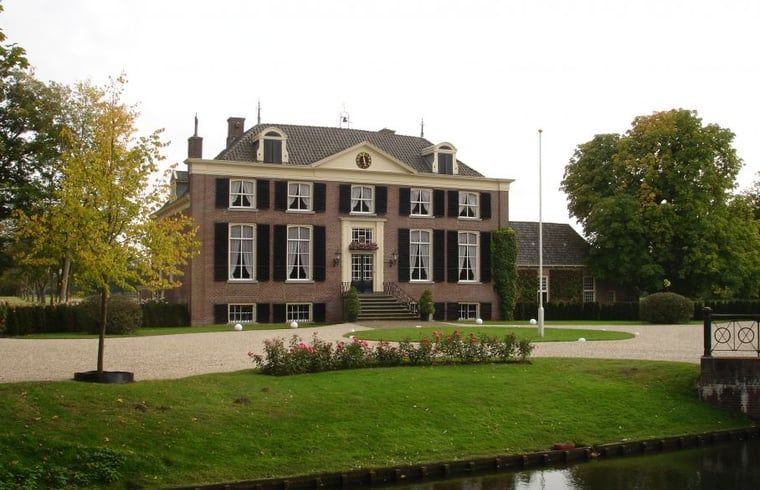 Historisch landhuis in de buurt van Vakantiehuisje in Hengelo, Achterhoek, Gelderland.