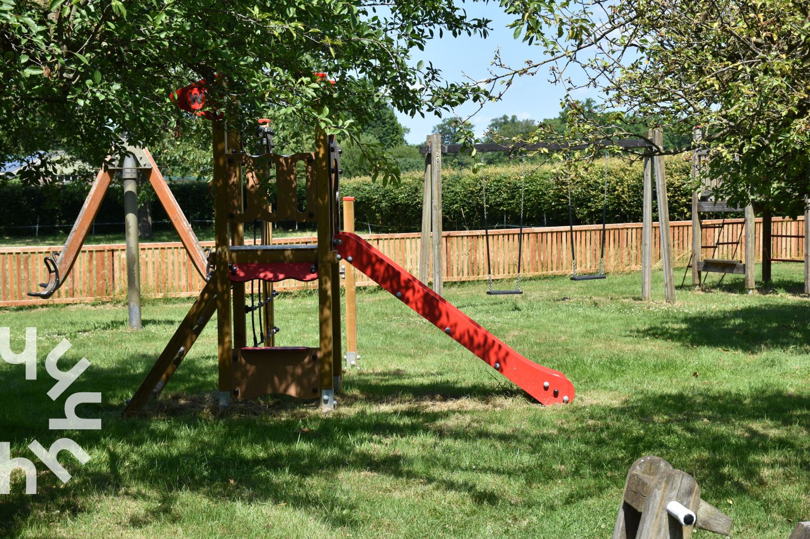 Schattiger Spielplatz am Ferienhaus DG126 in Vorden, Achterhoek, Gelderland.