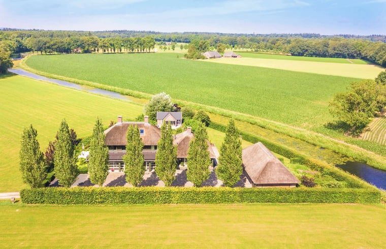 Ferienhaus in Doetinchem, gelegen in den gruenen Feldern der Region Achterhoek in Gelderland, bietet einen ruhigen Rueckzugsort auf dem Land.