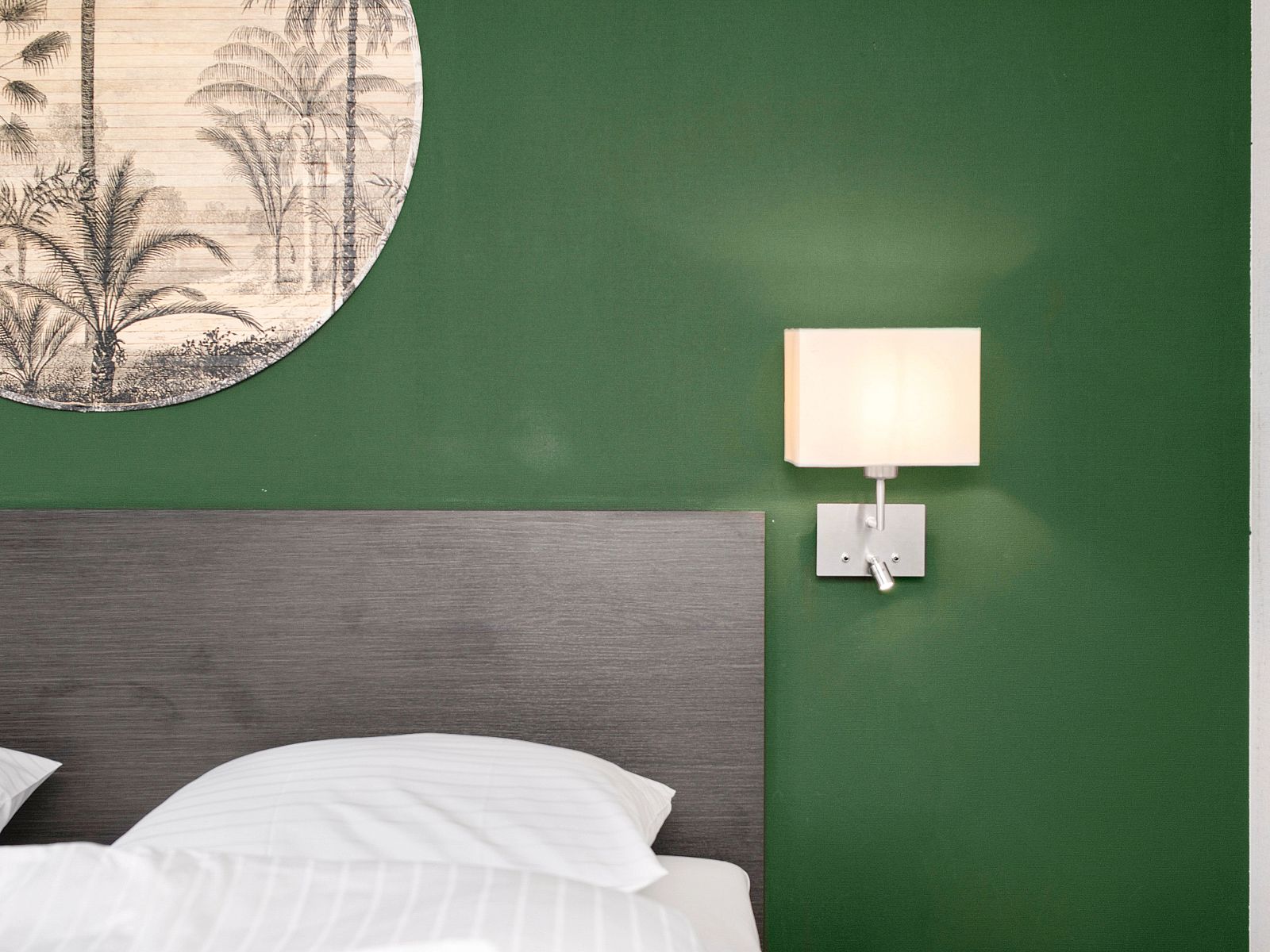 Second bedroom with double bed in The Butterfly Farm, Achterhoek.