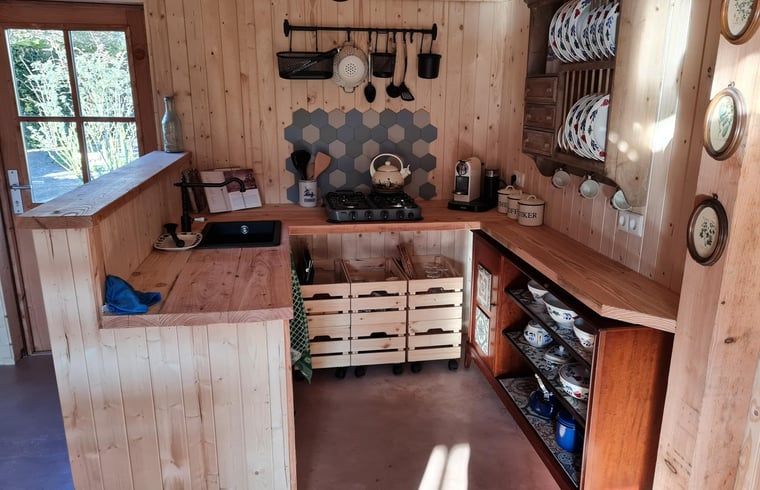 Country kitchen in Holiday home in Winterswijk Corle, ideal for a culinary vacation in the Achterhoek.