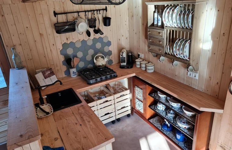 Attractive kitchen in Holiday home in Winterswijk Corle, ideal for a relaxing vacation in the Achterhoek.