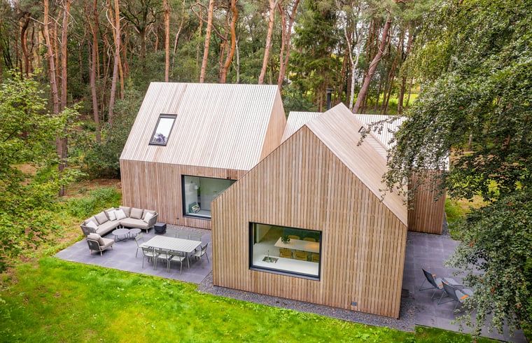Modernes Ferienhaus in Tonden, Gelderland, mit grosser Terrasse und Garten.