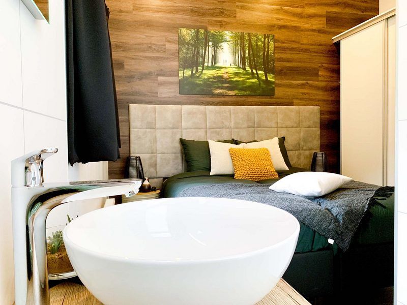 Cozy bedroom with bathroom in Beekhoeve 4 persons Wellness, vacation home in Beekbergen, Veluwe.