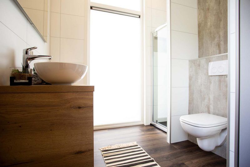 Stylish bathroom in Beekhoeve 4 persons Wellness, Beekbergen, Veluwe, vacation home with modern facilities.