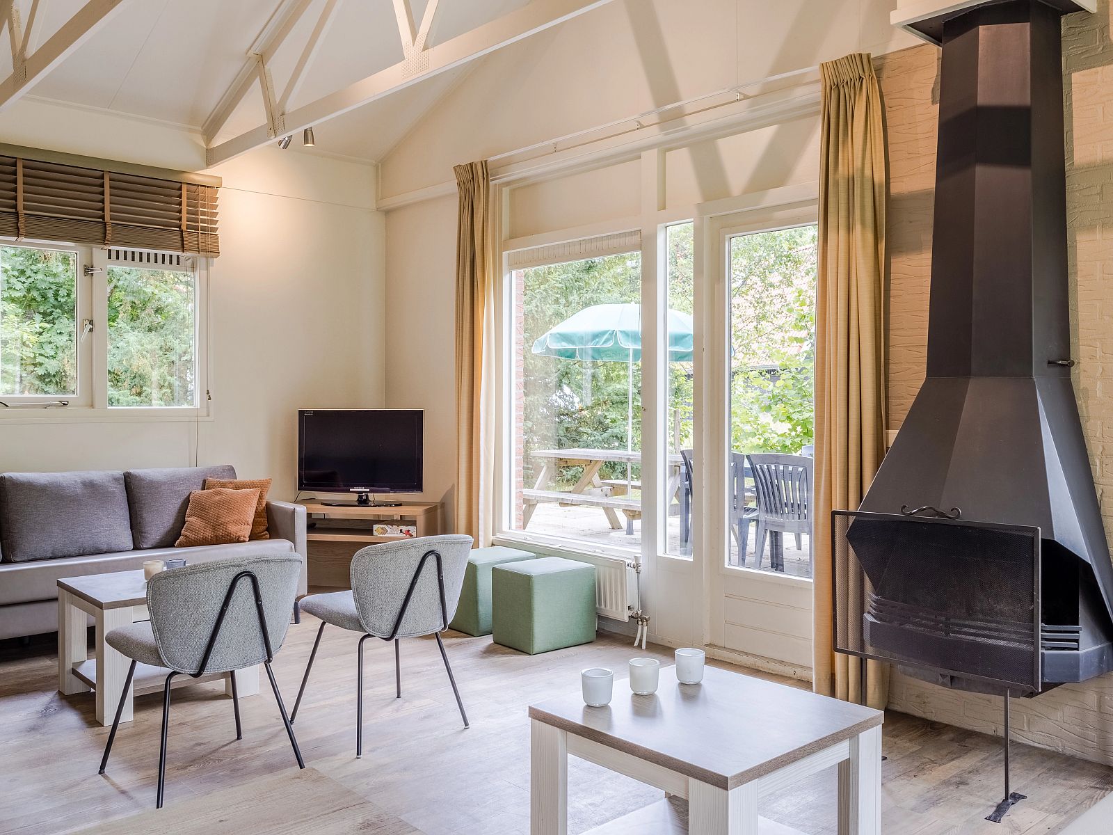 Verblijf 3201195 - Bungalow Veluwe - Heideheuvel | 18-persoons reuniebungalow | 18C