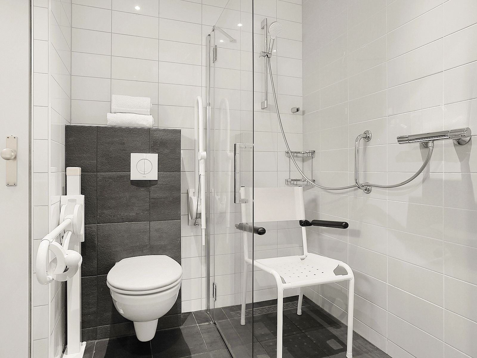 Karte von Heideheuvel 2-Personen-Bungalow, Beekbergen, Veluwe. Uebersicht ueber die Aufteilung und Ausstattung des Ferienhauses.