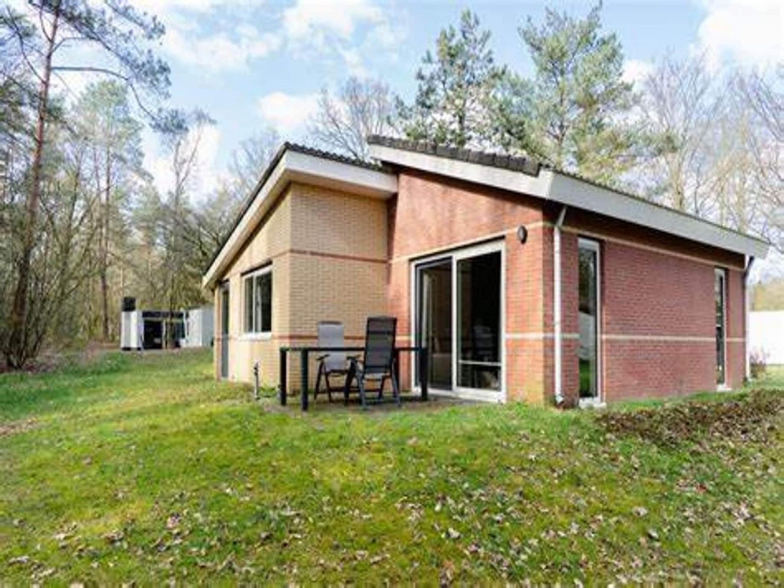 Guest house 320536 - Bungalow Veluwe - Vakantiepark de Berkenhorst 2