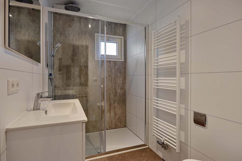 Modern bathroom with shower in Ferox 5 persons Wellness vacation home in Ede, Veluwe.
