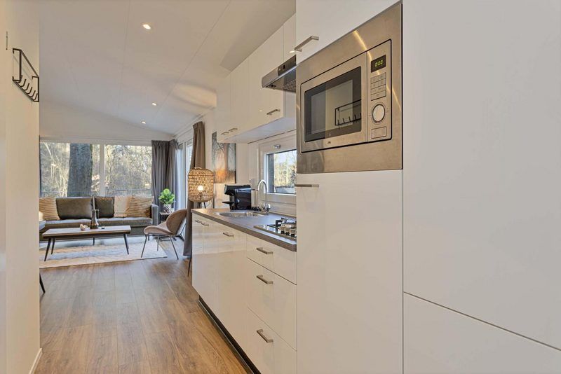 Open keuken en woonkamer in Parel 5 personen vakantiehuis in Ede, Veluwe.