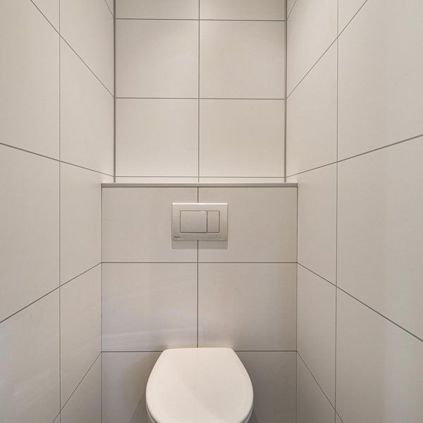 Separate toilet in Module Special 4 persons Wellness, Ede, Veluwe, vacation home with neat finish.
