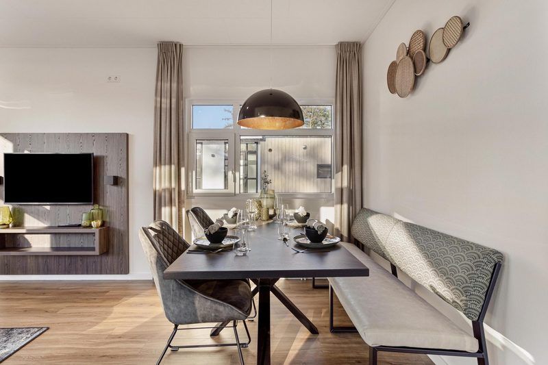 Dining area in Module Special 4 persons Wellness, Ede, Veluwe, vacation home with stylish decor.