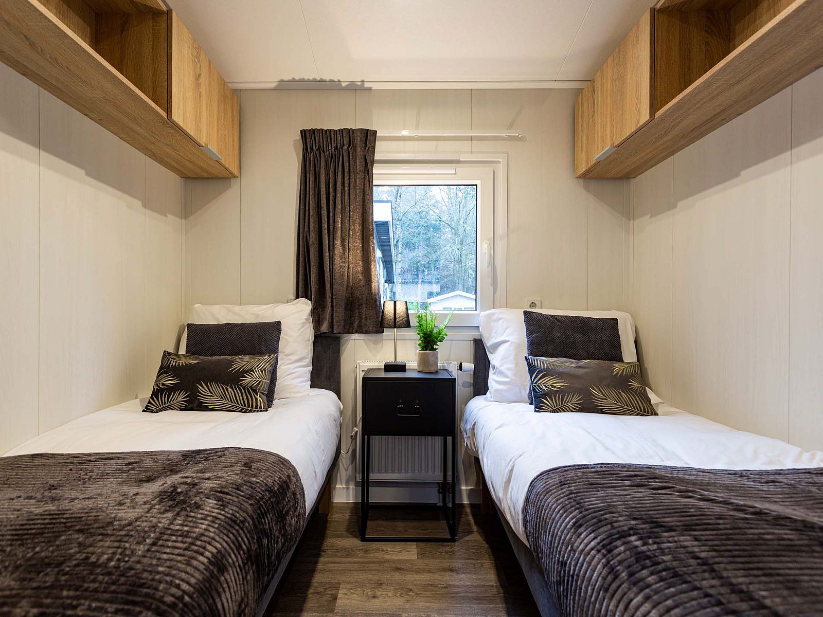 Second bedroom in Luna vacation home, Ede, Veluwe, with single beds.