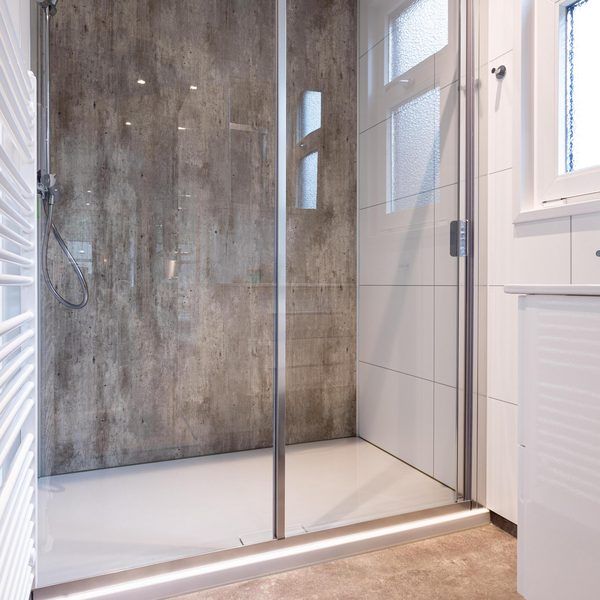 Moderne badkamer met douche in Module Special kids 5 personen, vakantiehuis in Ede, Veluwe, Gelderland.