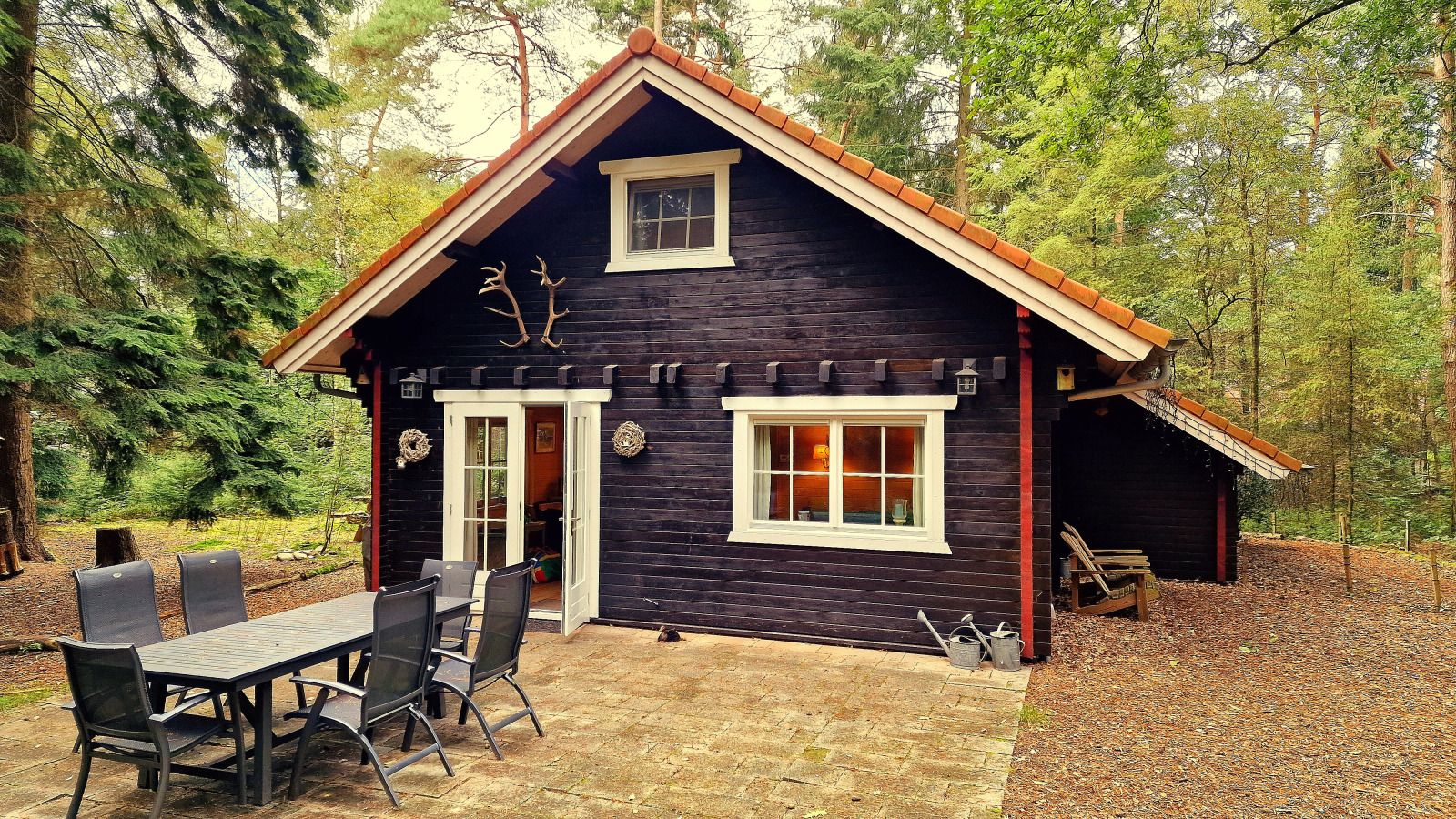 DG1298 Ferienhaus in Emst, Veluwe mit grosser Terrasse und Waldgebiet.