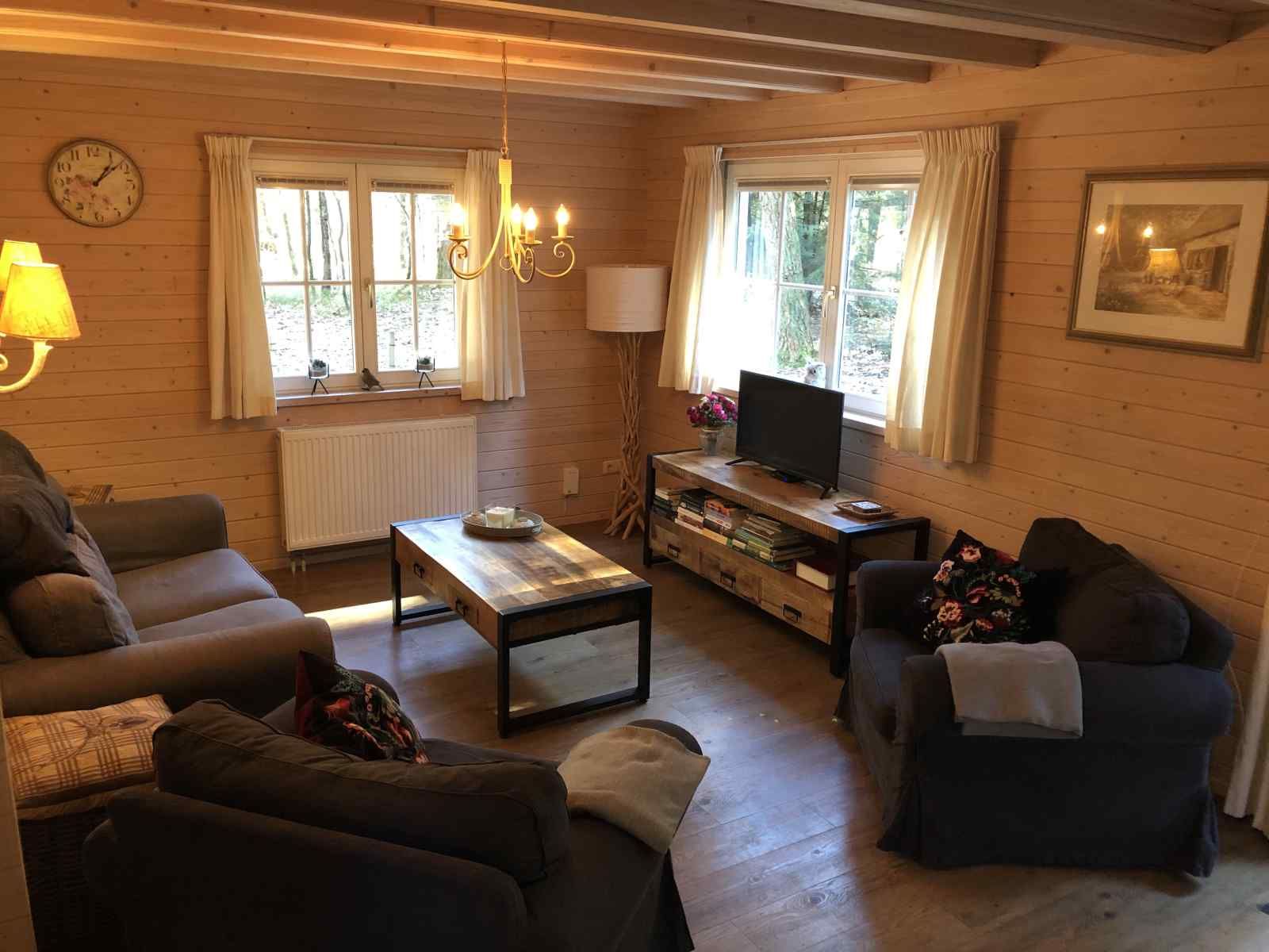 Picknicktisch im Garten des Ferienhauses DG1298, Emst, Veluwe.