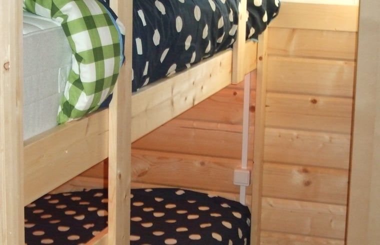 Etagenbetten im kinderfreundlichen Zimmer des Ferienhauses in Ermelo, Veluwe.